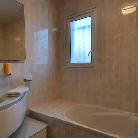 La De L'olivier Piscine Privee Et Parking *