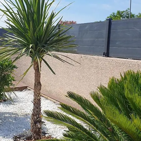 La De L'olivier Piscine Privee Et Parking Сasa de vacaciones