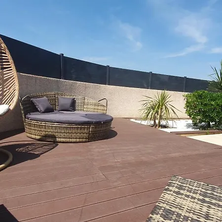 La De L'olivier Piscine Privee Et Parking *