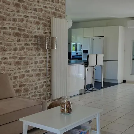 La De L'olivier Piscine Privee Et Parking Сasa de vacaciones