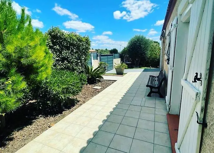 La De L'olivier Piscine Privee Et Parking