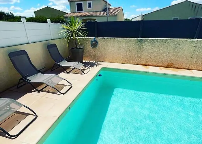 La De L'olivier Piscine Privee Et Parking