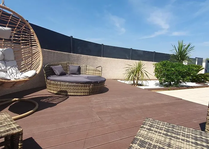 La De L'olivier Piscine Privee Et Parking *