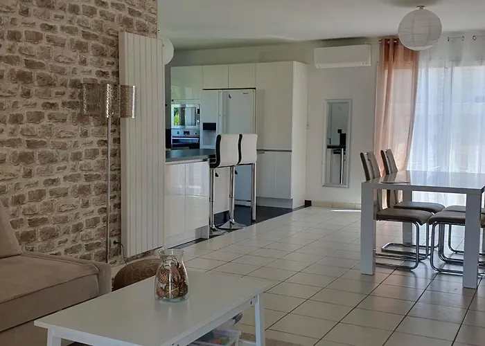 Nyaraló La De L'olivier Piscine Privee Et Parking