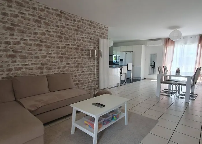 La De L'olivier Piscine Privee Et Parking Nyaraló *